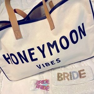Honeymoon Vibes tote